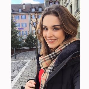 Meet your Posher, Anila